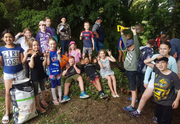 Bioblitz - Inglewood School blitzing tradescantia