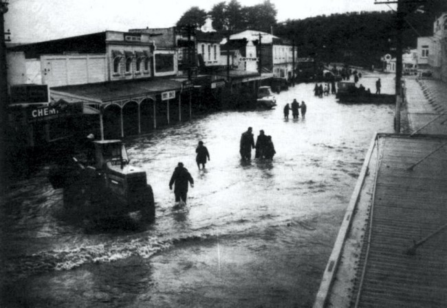 1965 flooding in Waitara.