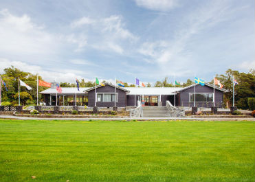 Pukeiti lodge lawn